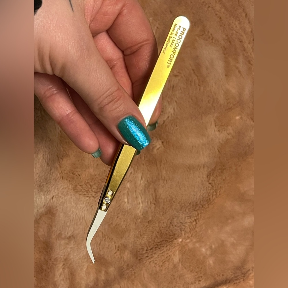 Xtreme lashes ceramic angled tweezer